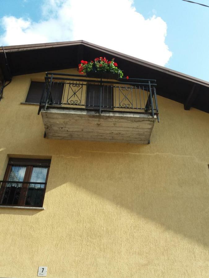 Casa Lily Apartment Lombro Exterior foto